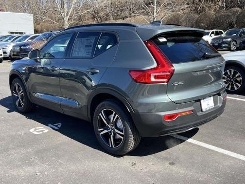 2026 Volvo XC40 B5 Core
