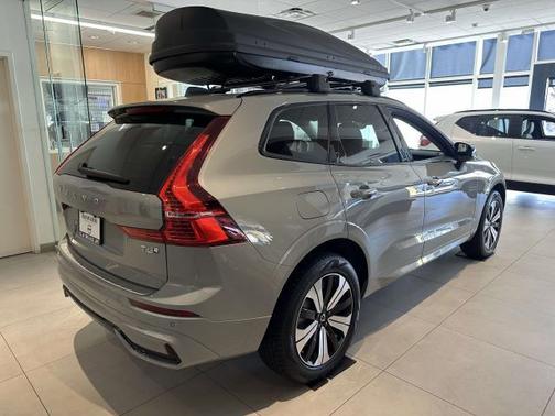 2025 Volvo XC60 Plug-In Hybrid T8 Core