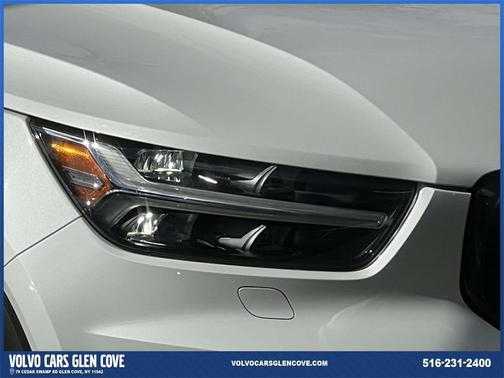2022 Volvo XC40 T5 R-Design