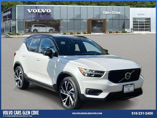 2022 Volvo XC40 T5 R-Design