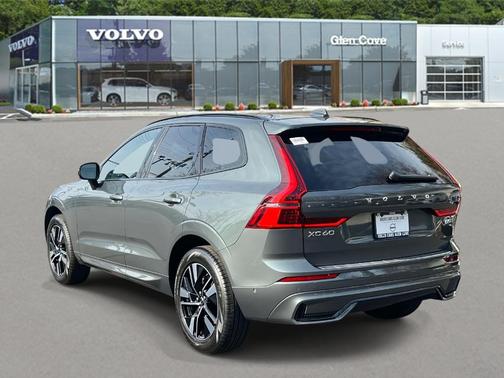 2026 Volvo XC60 B5 Plus