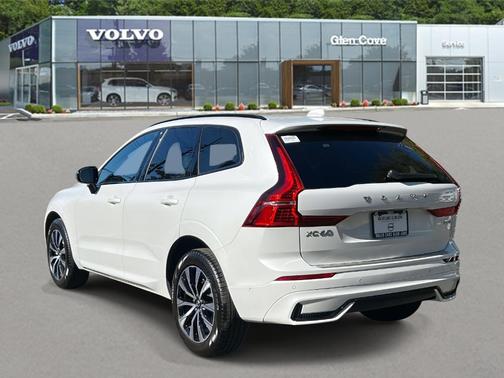 2024 Volvo XC60 B5 Plus Dark Theme