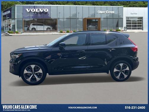 2025 Volvo XC40 B5 Plus Dark Theme