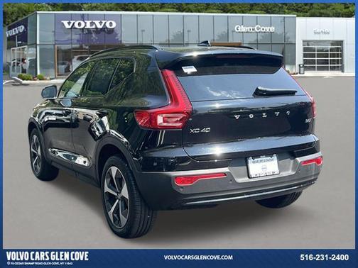 2025 Volvo XC40 B5 Plus Dark Theme