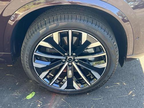 2025 Volvo XC90 B6 Ultra