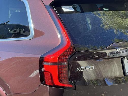 2025 Volvo XC90 B6 Ultra