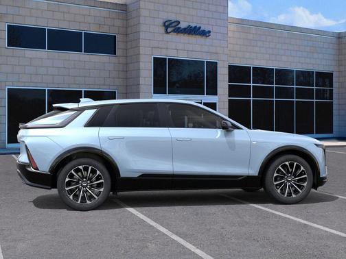 2025 Cadillac LYRIQ Sport