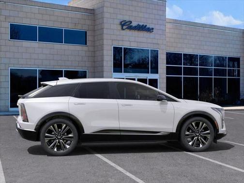 2025 Cadillac OPTIQ Luxury