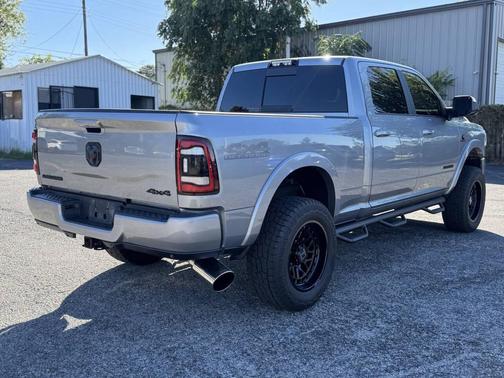 2020 RAM 2500 Laramie Crew Cab 4X4 6'4' Box