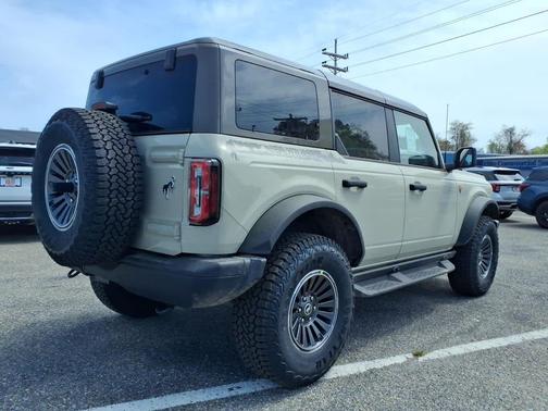Desert Sand 2026 Ford Bronco Badlands