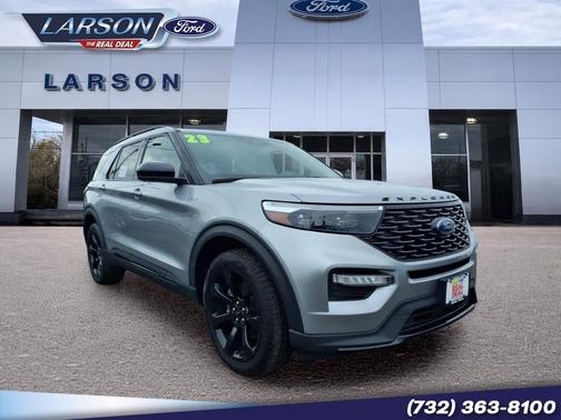 Iconic Silver Metallic 2023 Ford Explorer ST-Line