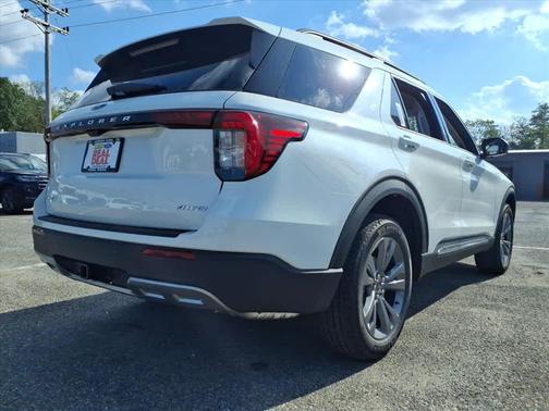 2025 Ford Explorer Active