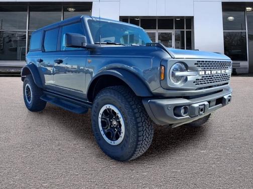 Carbonized Gray Metallic 2026 Ford Bronco Badlands