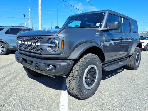 Carbonized Gray Metallic 2026 Ford Bronco Badlands