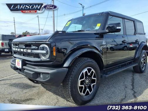 Shadow Black 2023 Ford Bronco Outer Banks