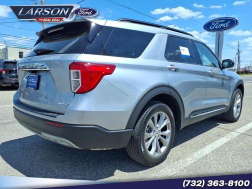 Iconic Silver Metallic 2023 Ford Explorer XLT