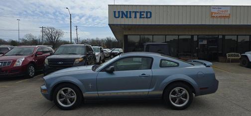 2006 Ford Mustang Deluxe