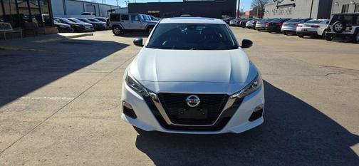 2020 Nissan Altima SR FWD