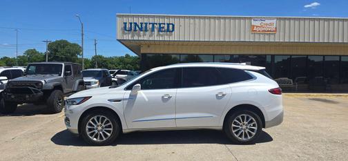 White 2018 Buick Enclave Premium