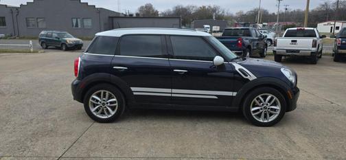 2012 MINI Cooper Countryman Base