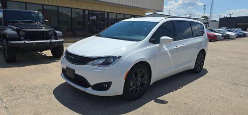 2018 Chrysler Pacifica Touring Plus