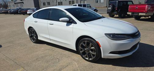 2015 Chrysler 200 S