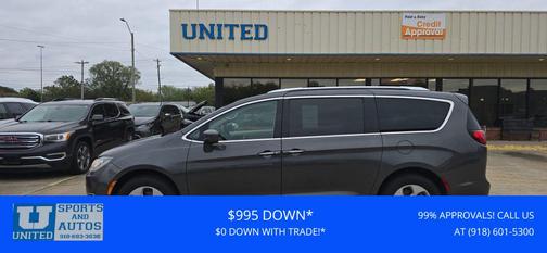 2017 Chrysler Pacifica Touring-L