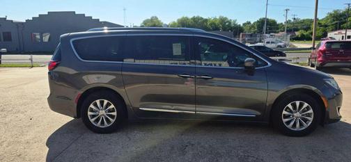 2018 Chrysler Pacifica Touring-L