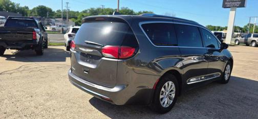 2018 Chrysler Pacifica Touring-L