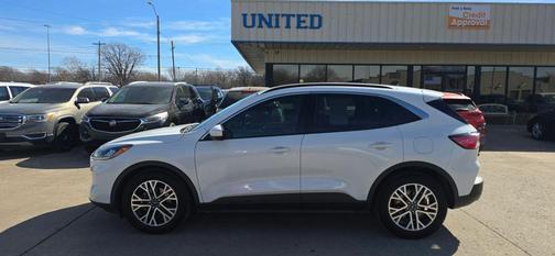 2020 Ford Escape SEL