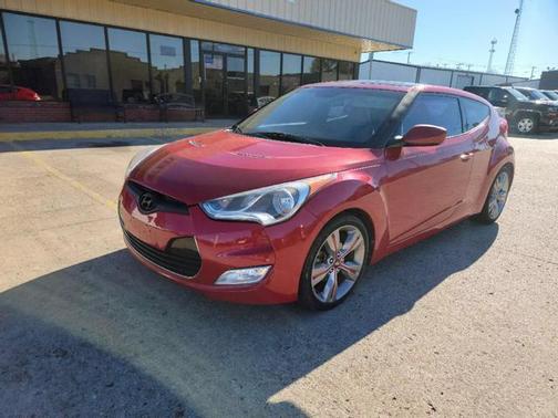 Photo 2 of 19 of 2013 Hyundai Veloster Base