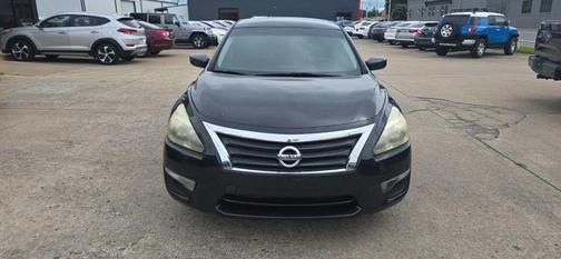 Storm 2015 Nissan Altima 2.5 S