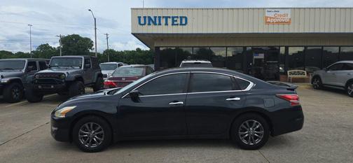 Storm 2015 Nissan Altima 2.5 S