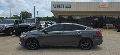 Magnetic Metallic 2018 Ford Fusion SE