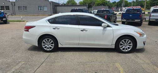 White 2015 Nissan Altima 2.5 S