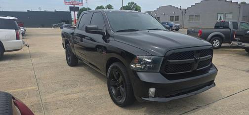 Brilliant Black Crystal Pearlcoat 2016 RAM 1500 Tradesman/Express