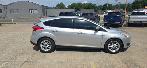 Ingot Silver Metallic 2017 Ford Focus SE