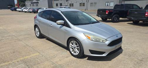Ingot Silver Metallic 2017 Ford Focus SE