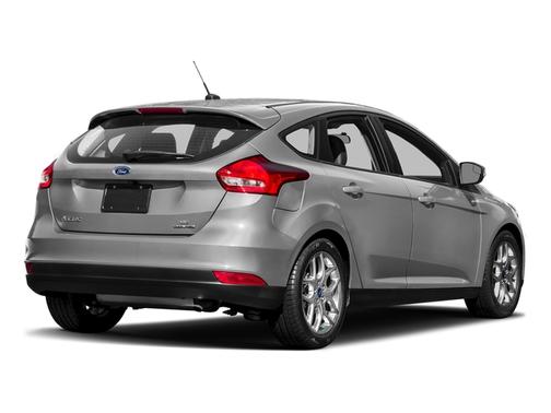 Ingot Silver Metallic 2017 Ford Focus SE
