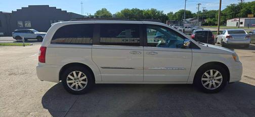 2012 Chrysler Town & Country Touring-L