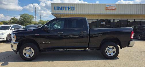 2021 RAM 2500 Tradesman Crew Cab 4x4 6'4' Box