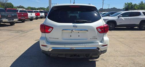 2017 Nissan Pathfinder Platinum