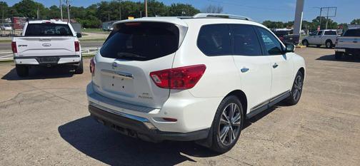 2017 Nissan Pathfinder Platinum