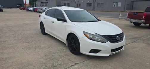 Pearl White 2018 Nissan Altima 2.5 SR