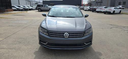 2017 Volkswagen Passat 1.8T SE