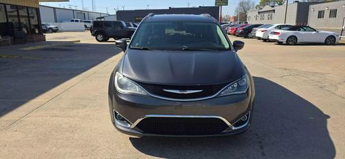 2018 Chrysler Pacifica Touring-L