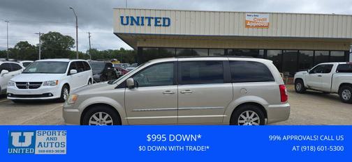 2014 Chrysler Town & Country Touring