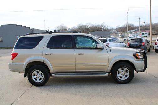 2002 Toyota Sequoia SR5