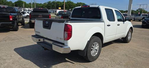 Glacier White 2018 Nissan Frontier SV