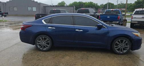 Deep Blue Pearl 2018 Nissan Altima 2.5 SR